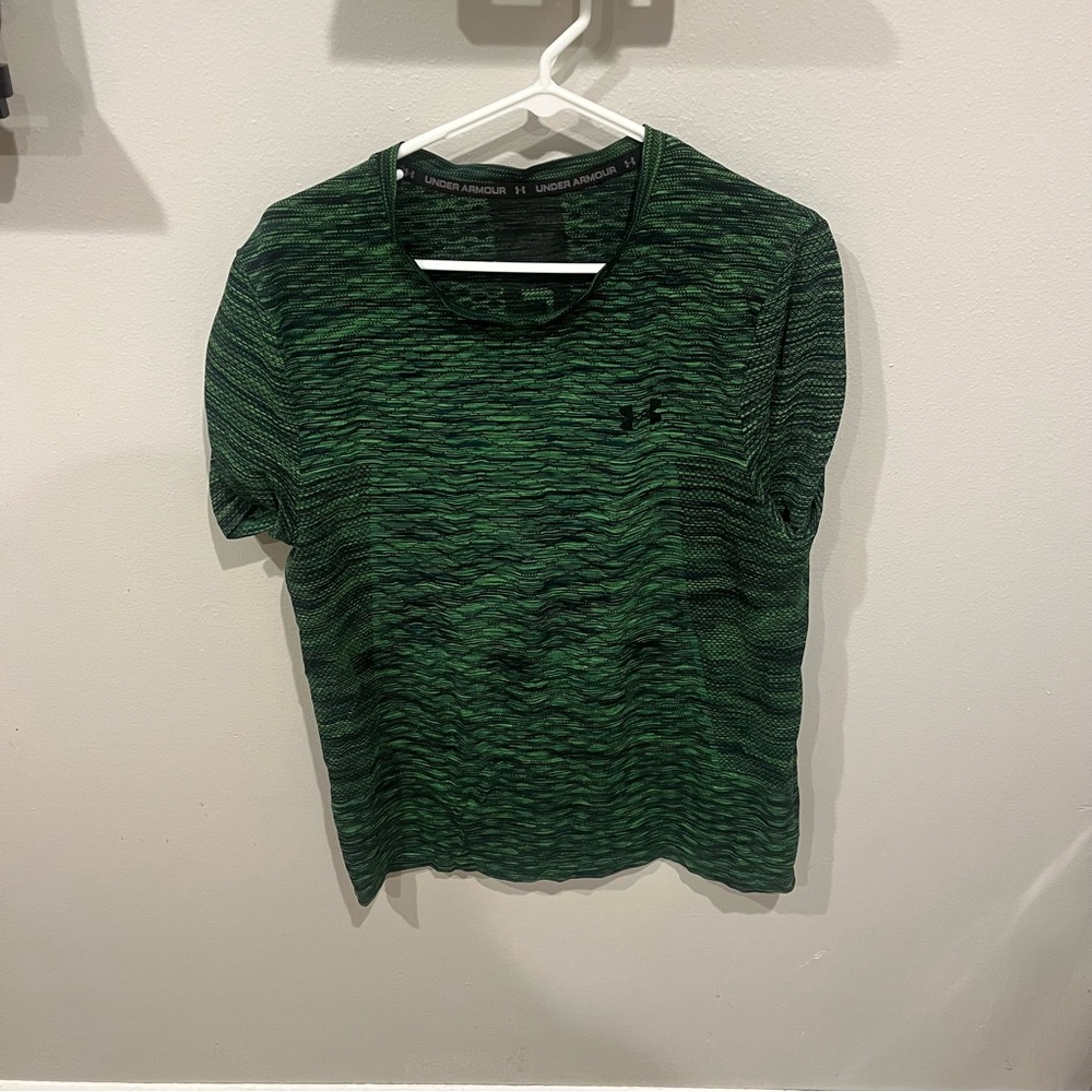 Green and Black Under Armour Short Sleeve Mens Shirt Size Large